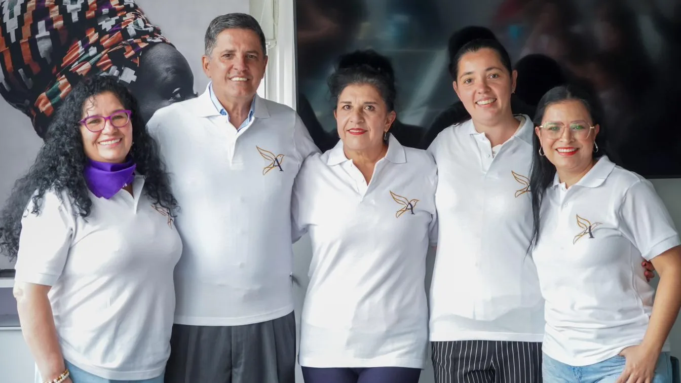 Members of the Fundación Alas Empoderadas team at a gathering.
